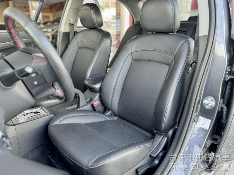 一手車！里程僅跑7萬！原廠保養！定速！I-KEY！無線AppleCarPlay！倒車顯影 四輪新胎 抬頭顯示！原鈑件！