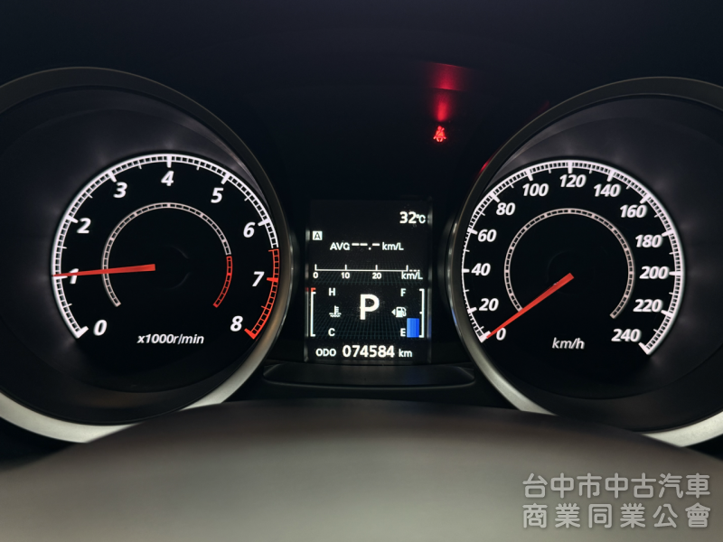 一手車！里程僅跑7萬！原廠保養！定速！I-KEY！無線AppleCarPlay！倒車顯影 四輪新胎 抬頭顯示！原鈑件！