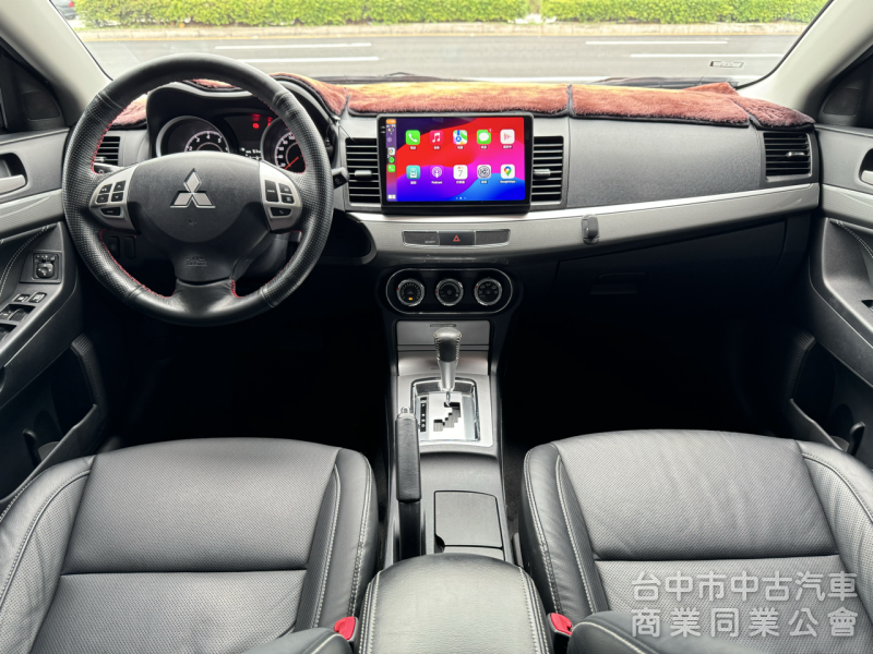 一手車！里程僅跑7萬！原廠保養！定速！I-KEY！無線AppleCarPlay！倒車顯影 四輪新胎 抬頭顯示！原鈑件！