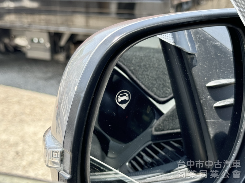 旗艦版！一手車！僅跑5萬！數位儀表 盲點 定速 後座出風口 無線CarPlay！原鈑件！可全貸！大甲在地30年老店！