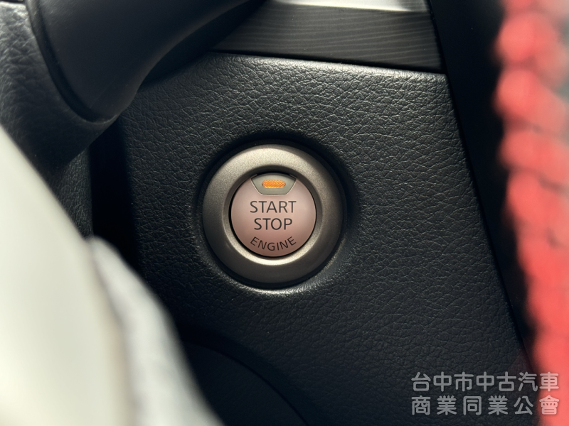 一手車！SR特式版！I-KEY 恆溫 AppleCarPlay 倒車顯影 抬頭顯示！原廠空力套件！原鈑件！