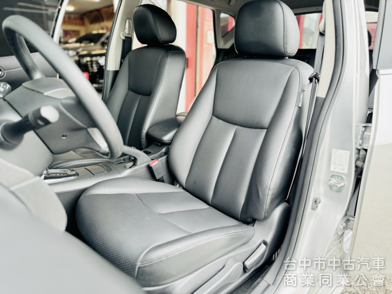 低里程！僅跑4萬！小車大空間！6氣囊！藍芽影音 倒車顯影 前後紀錄！後座出風口！原鈑件！可全貸！台中在地深耕30年老店！