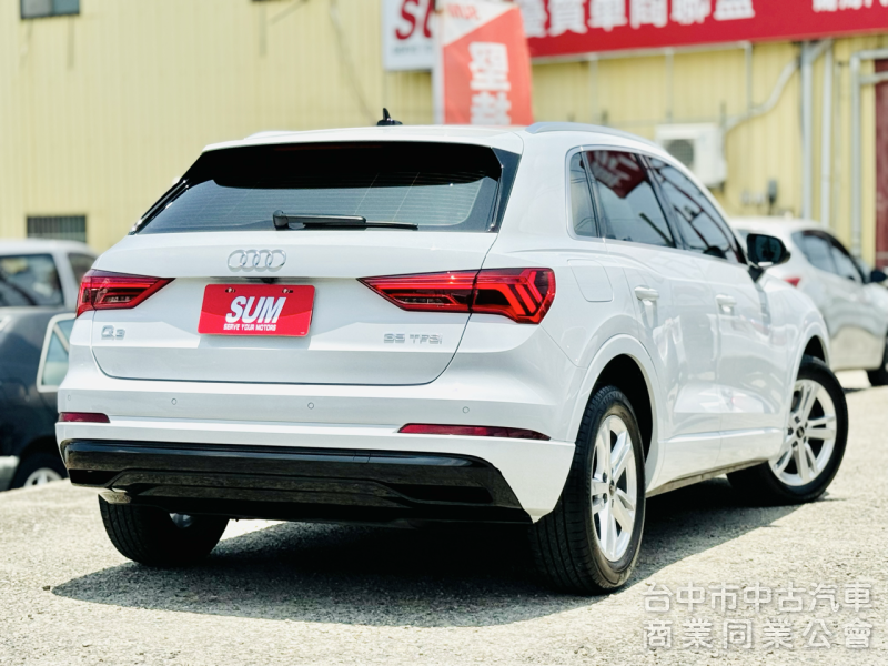 一手車！僅跑3萬！原廠保養！新車保固中！ACC跟車 盲點 環景 腳踢尾門 CarPlay！原鈑件！台中在地30年老店！