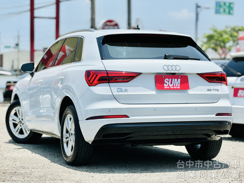 一手車！僅跑3萬！原廠保養！新車保固中！ACC跟車 盲點 環景 腳踢尾門 CarPlay！原鈑件！台中在地30年老店！