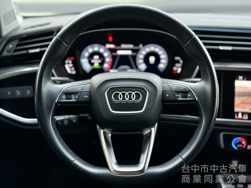 一手車！僅跑3萬！原廠保養！新車保固中！ACC跟車 盲點 環景 腳踢尾門 CarPlay！原鈑件！台中在地30年老店！