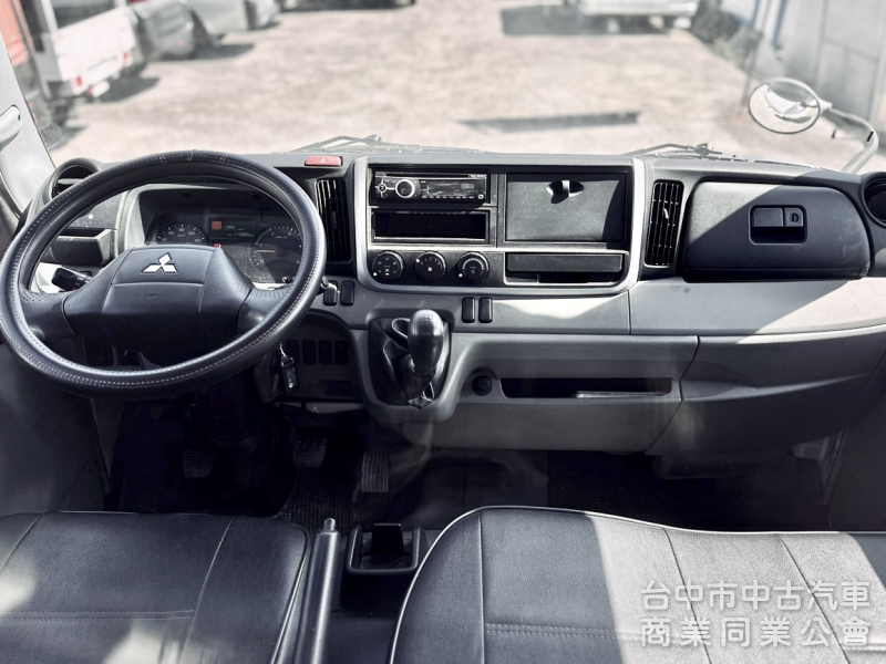 低里程！全新車斗！僅跑11萬！長軸11呎半！原廠防捲入護欄！免尿素！載重五噸！無限速！可全貸！大甲在地深耕30年老店！