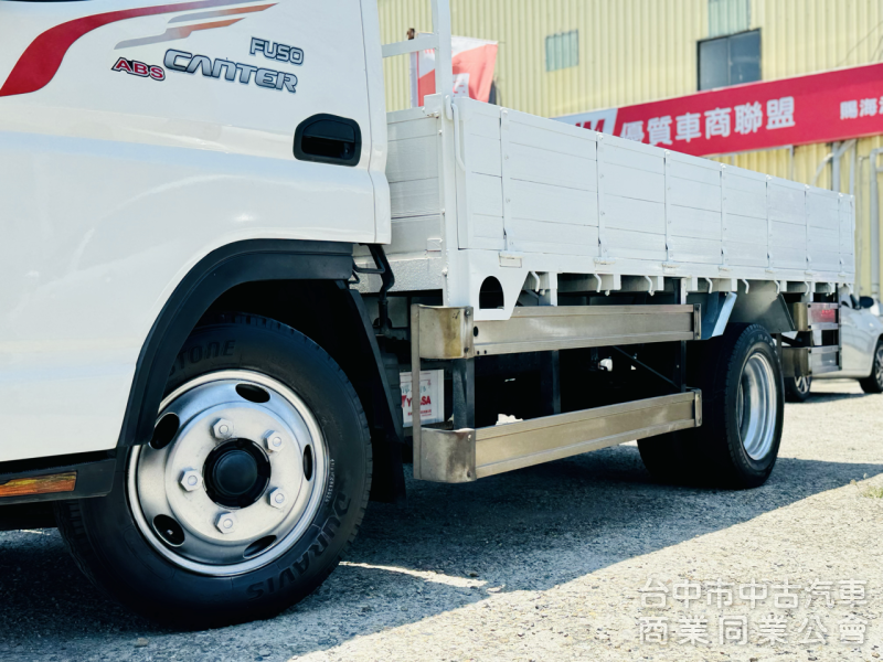 低里程！全新車斗！僅跑11萬！長軸11呎半！原廠防捲入護欄！免尿素！載重五噸！無限速！可全貸！大甲在地深耕30年老店！