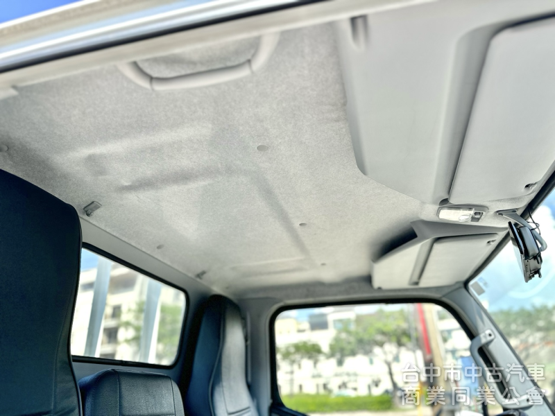 低里程！全新車斗！僅跑11萬！長軸11呎半！原廠防捲入護欄！免尿素！載重五噸！無限速！可全貸！大甲在地深耕30年老店！