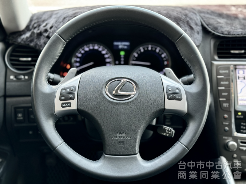 一手車！NAVI旗艦版！僅跑10萬！定速！ML音響！撥片！導航！後電動遮陽簾！雙電動冷熱通風椅！前後車距雷達！原鈑件！
