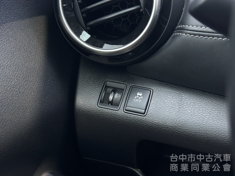 旗艦版！僅跑3萬！新車保固！環景 ACC跟車 盲點 恆溫 CarPaly 車道偏移！原鈑件！可全貸！台中在地30年老店！