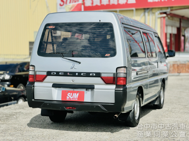 市場最低里程！僅跑1萬！自排～8人座！定速 雙安 循跡！原鈑件！可全貸！售後原廠2年5萬公里保固！台中在地30年老店！