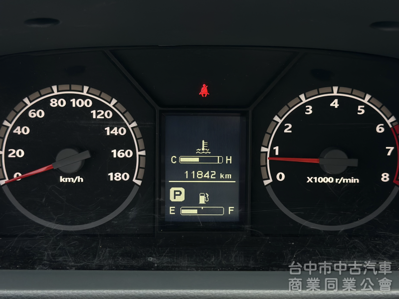 市場最低里程！僅跑1萬！自排～8人座！定速 雙安 循跡！原鈑件！可全貸！售後原廠2年5萬公里保固！台中在地30年老店！