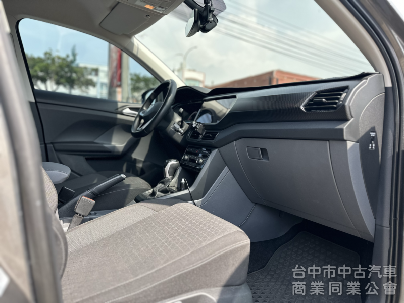 搶先看～新車保固中！原廠保養！ACC跟車 無線充電 CarPlay 雙區恆溫！原鈑件！可全貸！台中在地30年老店！