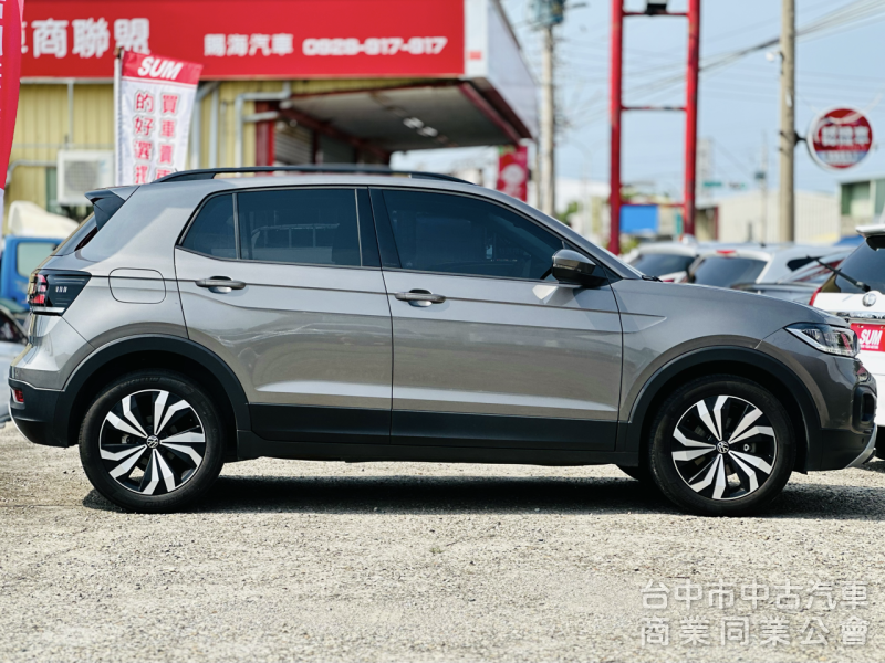 搶先看～新車保固中！原廠保養！ACC跟車 無線充電 CarPlay 雙區恆溫！原鈑件！可全貸！台中在地30年老店！
