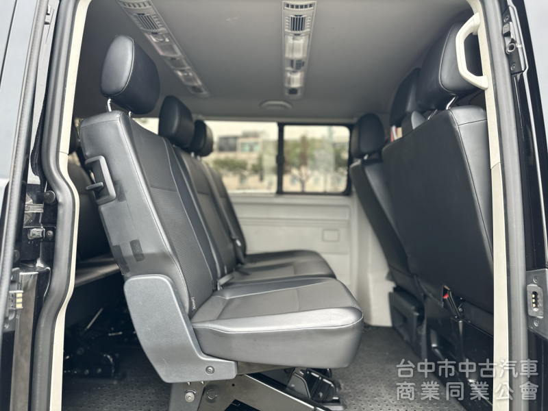 搶先看～長軸！僅跑9萬！九人座！定速 三區恆溫 藍芽 倒車影像 後座遮陽簾！可全貸！售後全省保固！台中在地30年老店！
