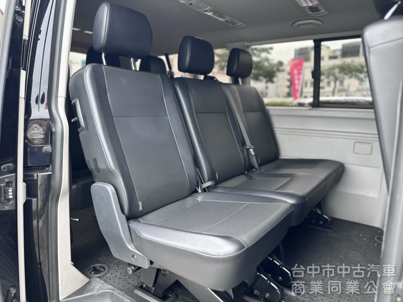 搶先看～長軸！僅跑9萬！九人座！定速 三區恆溫 藍芽 倒車影像 後座遮陽簾！可全貸！售後全省保固！台中在地30年老店！