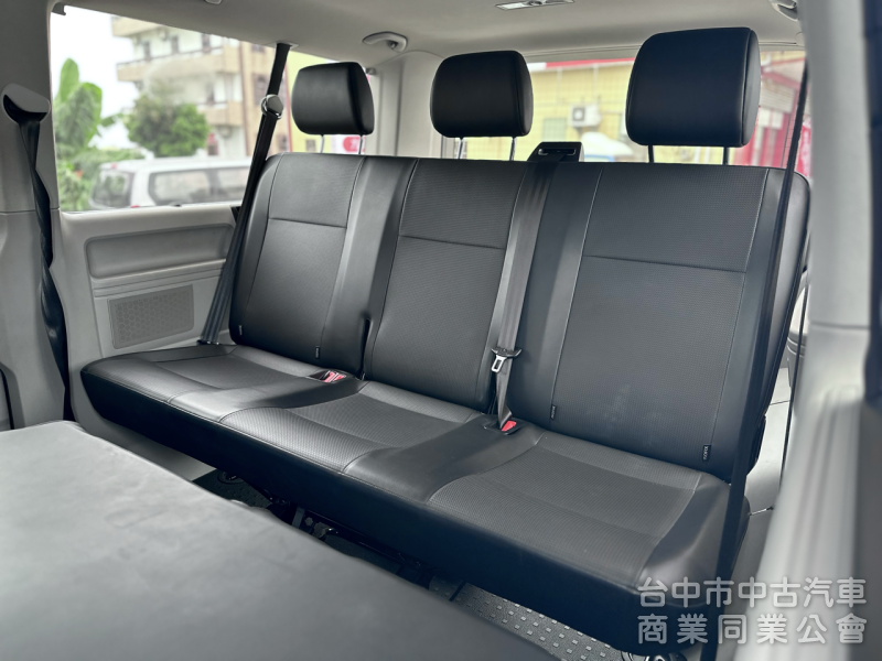 搶先看～長軸！僅跑9萬！九人座！定速 三區恆溫 藍芽 倒車影像 後座遮陽簾！可全貸！售後全省保固！台中在地30年老店！