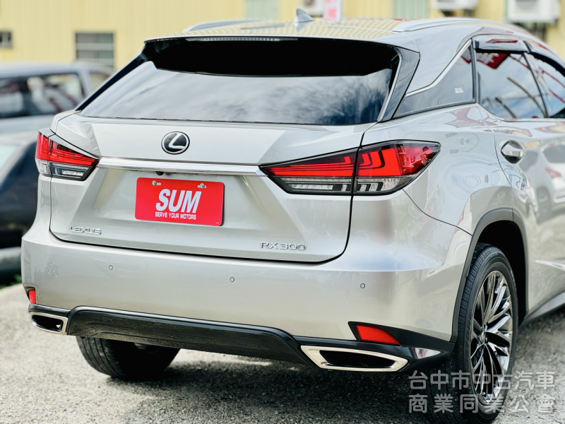 曜黑限量版！僅跑3萬！新車保固！ACC跟車 盲點 通風椅 電尾門 CarPlay！原鈑件！可全貸！台中在地深耕30年老店