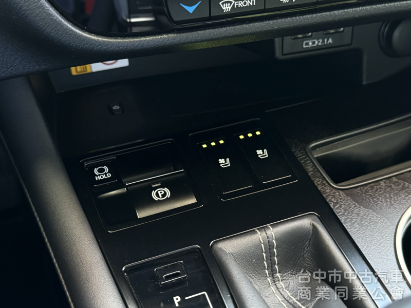 曜黑限量版！僅跑3萬！新車保固！ACC跟車 盲點 通風椅 電尾門 CarPlay！原鈑件！可全貸！台中在地深耕30年老店