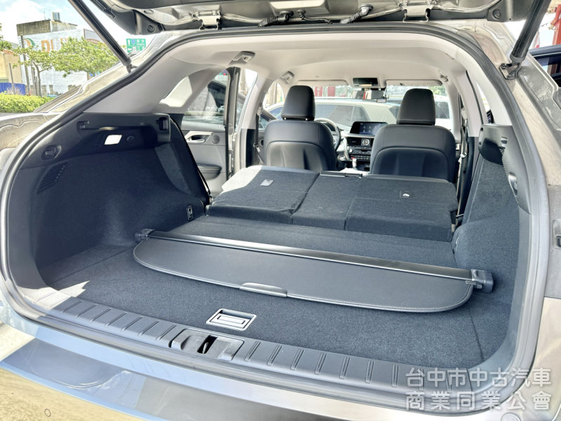 曜黑限量版！僅跑3萬！新車保固！ACC跟車 盲點 通風椅 電尾門 CarPlay！原鈑件！可全貸！台中在地深耕30年老店