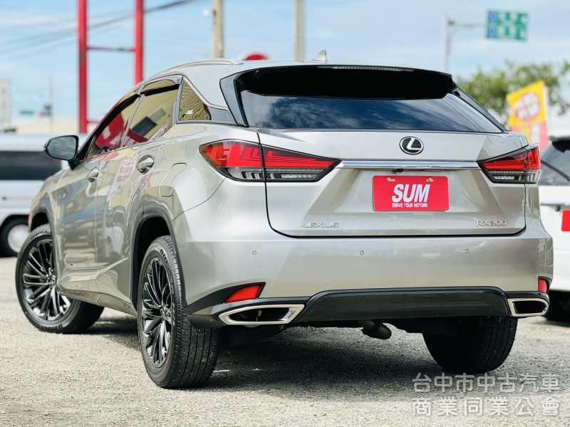 曜黑限量版！僅跑3萬！新車保固！ACC跟車 盲點 通風椅 電尾門 CarPlay！原鈑件！可全貸！台中在地深耕30年老店