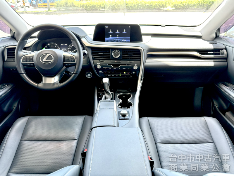 曜黑限量版！僅跑3萬！新車保固！ACC跟車 盲點 通風椅 電尾門 CarPlay！原鈑件！可全貸！台中在地深耕30年老店