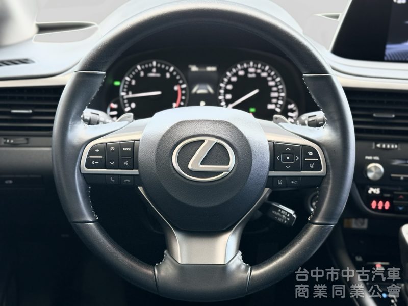 曜黑限量版！僅跑3萬！新車保固！ACC跟車 盲點 通風椅 電尾門 CarPlay！原鈑件！可全貸！台中在地深耕30年老店