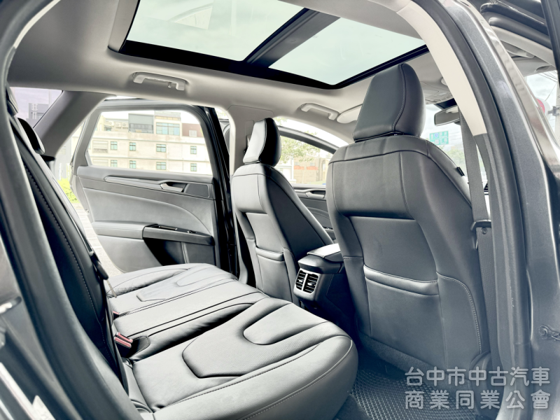 一手車！Wagon跑旅型！ACC跟車！盲點 電尾門 CarPlay 電熱椅 全景天窗！原鈑件！可全貸！台中在地30年老店