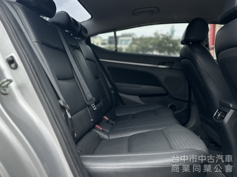 搶先看！一手車！豪華版！六安！定速！無線CarPlay！前後記錄器！後座出風口！原鈑件！可全貸！台中在地深耕30年老店！