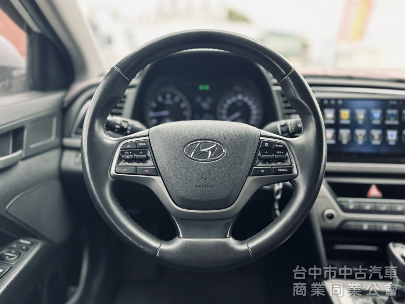 搶先看！一手車！豪華版！六安！定速！無線CarPlay！前後記錄器！後座出風口！原鈑件！可全貸！台中在地深耕30年老店！
