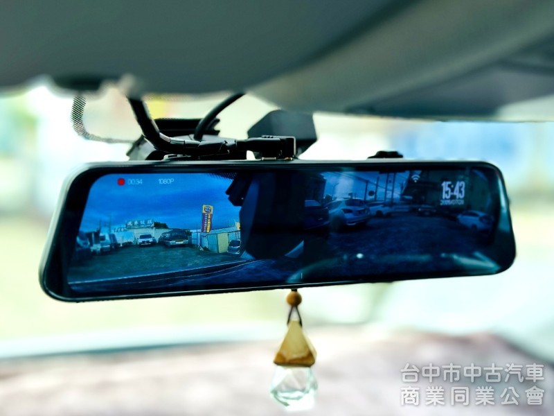 搶先看！一手車！豪華版！六安！定速！無線CarPlay！前後記錄器！後座出風口！原鈑件！可全貸！台中在地深耕30年老店！