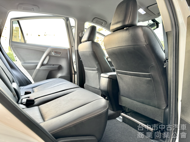 搶先看！一手車！原廠保養！360環景！腳踢尾門！無線CarPlay！LED頭燈！定速！前後紀錄器！原鈑件！可全貸！
