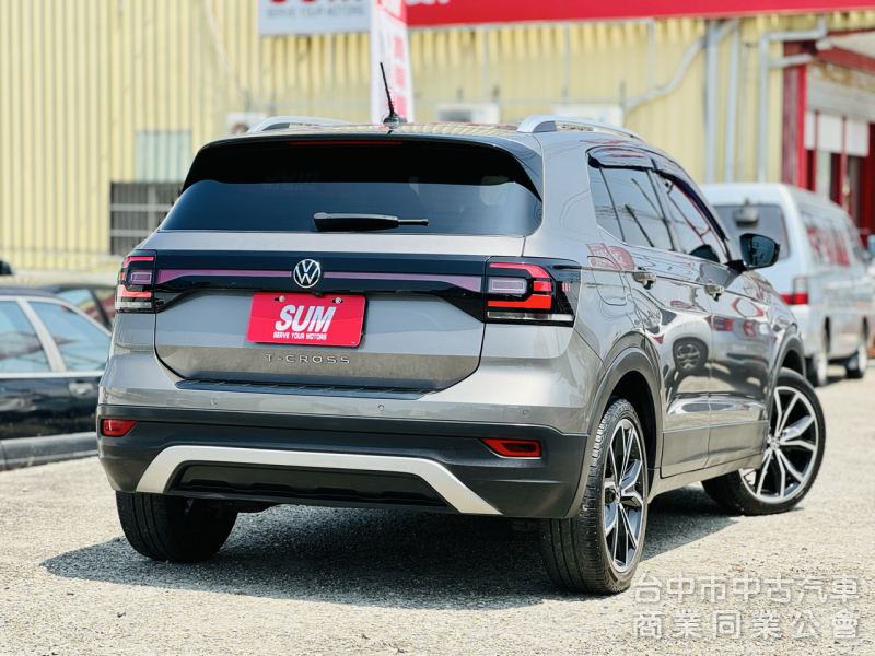 原廠保養！ACC跟車！盲點！數位儀表！CarPlay！自動停車！可全貸！售後保固！台中在地深耕30年老店！
