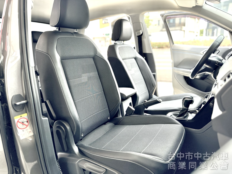原廠保養！ACC跟車！盲點！數位儀表！CarPlay！自動停車！可全貸！售後保固！台中在地深耕30年老店！