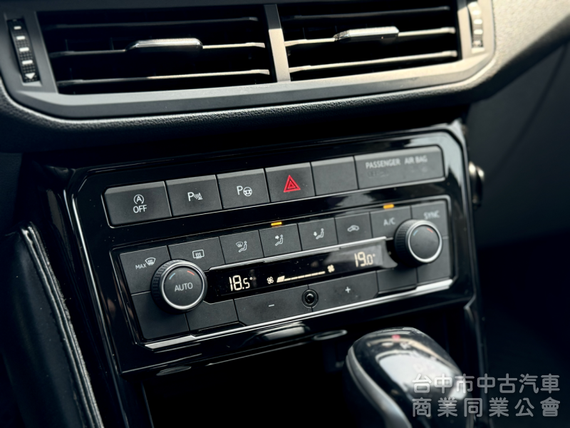 原廠保養！ACC跟車！盲點！數位儀表！CarPlay！自動停車！可全貸！售後保固！台中在地深耕30年老店！