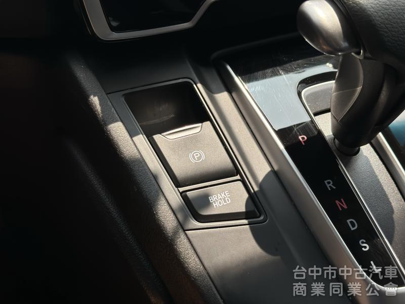搶先看！5.5代小改款！ACC跟車 無線CarPlay 車道維持！原鈑件！可全貸！兩年5萬公里保固！台中在地30年老店！