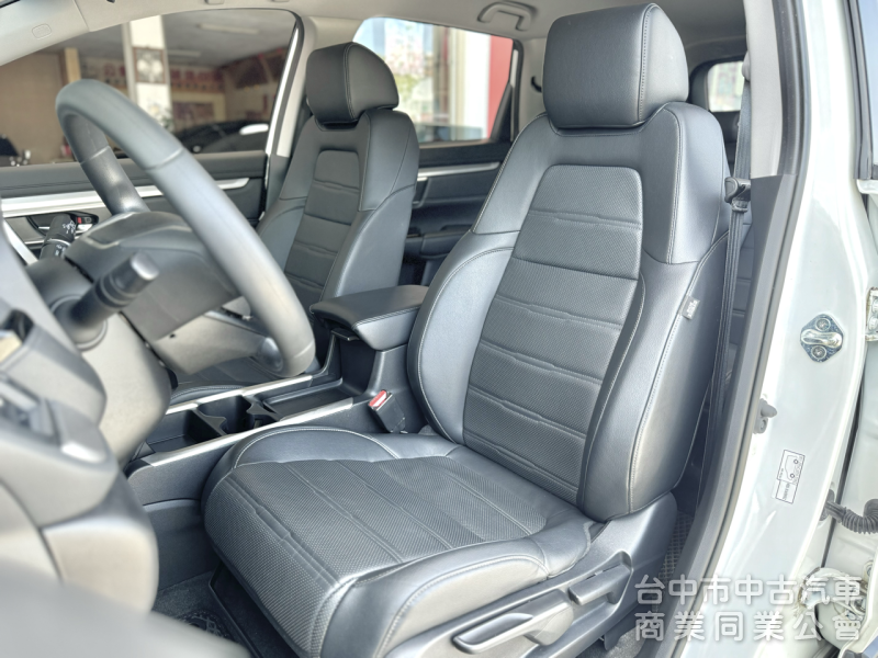 搶先看！5.5代小改款！ACC跟車 無線CarPlay 車道維持！原鈑件！可全貸！兩年5萬公里保固！台中在地30年老店！