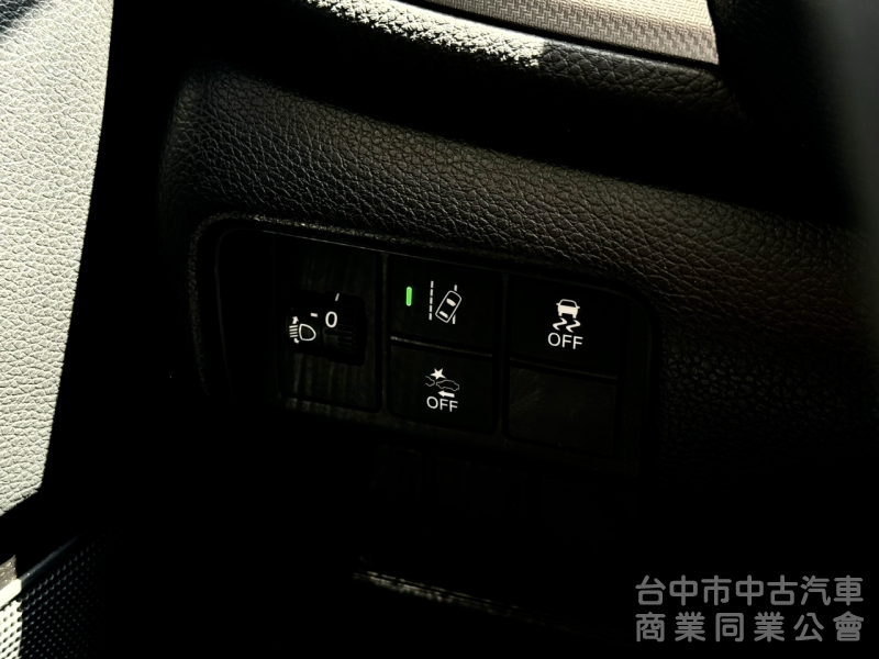 搶先看！5.5代小改款！ACC跟車 無線CarPlay 車道維持！原鈑件！可全貸！兩年5萬公里保固！台中在地30年老店！
