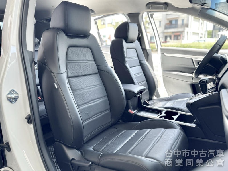 搶先看！5.5代小改款！ACC跟車 無線CarPlay 車道維持！原鈑件！可全貸！兩年5萬公里保固！台中在地30年老店！