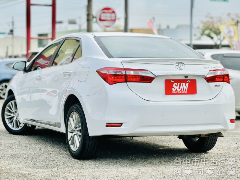 一手車！Safety+！免鑰匙 摸門 定速 恆溫 藍芽 導航 數位電視 抬頭顯示！可全貸！售後保固！台中在地30年老店！