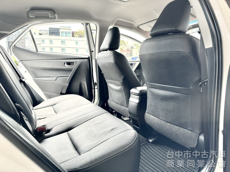 一手車！Safety+！免鑰匙 摸門 定速 恆溫 藍芽 導航 數位電視 抬頭顯示！可全貸！售後保固！台中在地30年老店！