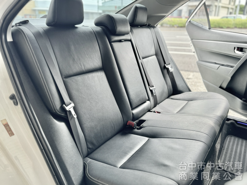 一手車！Safety+！免鑰匙 摸門 定速 恆溫 藍芽 導航 數位電視 抬頭顯示！可全貸！售後保固！台中在地30年老店！