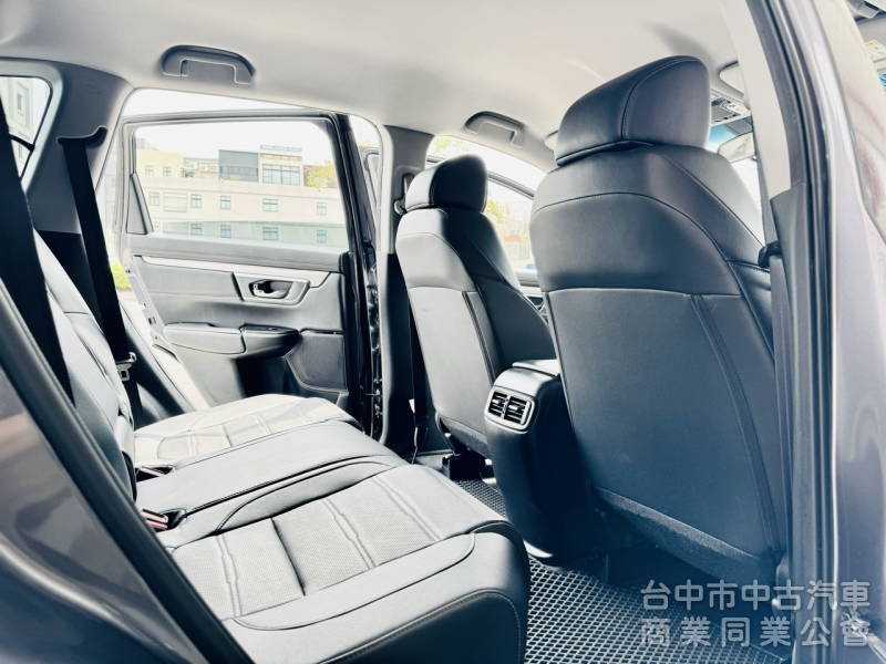 搶先看！5.5代小改款！ACC跟車 無線CarPlay 車道維持！可全貸！兩年5萬公里保固！台中在地30年老店！