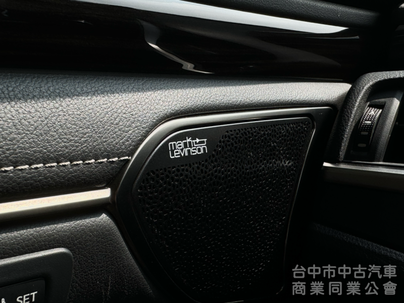 旗艦版！僅跑7萬！ACC跟車 全景天窗 ML音響 雙前通風椅 盲點 抬頭顯示 電動尾門  無線充電 後座遮陽簾！原鈑件！