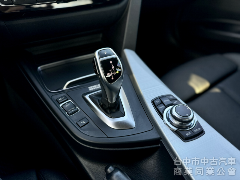 一手車！小改款！B48引擎！耗材已更新！換檔撥片 定速巡航 雙區恆溫 導航 倒車影像！可全貸！台中在地深耕30年老店！