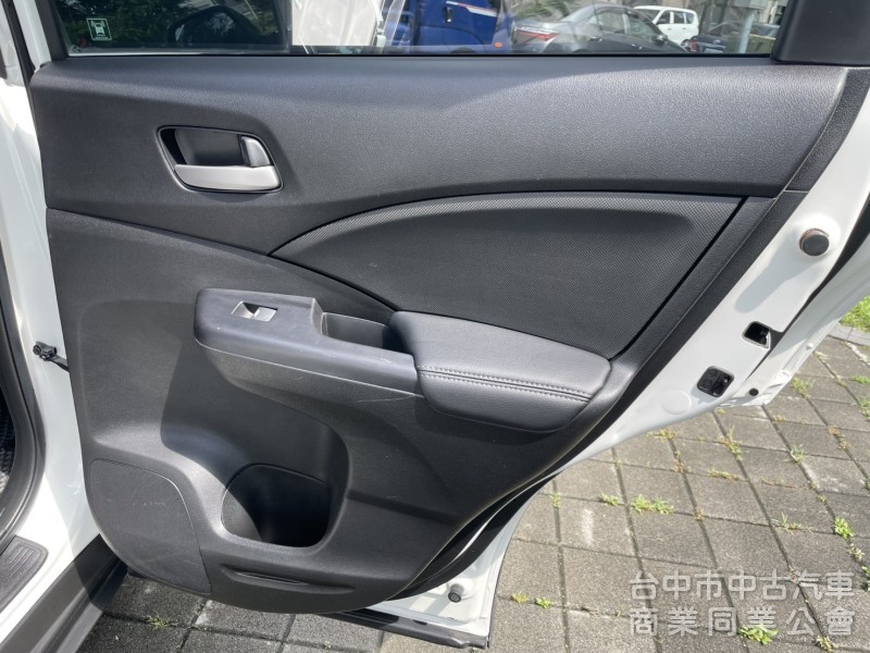 汎亞汽車 2016 CR-V 2.4 VTi-S 空間大 省油耐用 家庭休旅首選，車況優