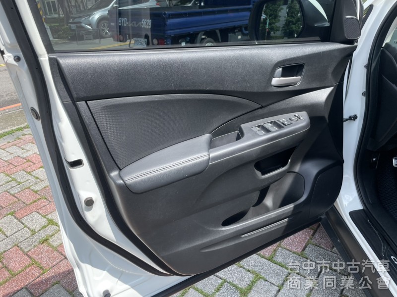 汎亞汽車 2016 CR-V 2.4 VTi-S 空間大 省油耐用 家庭休旅首選，車況優