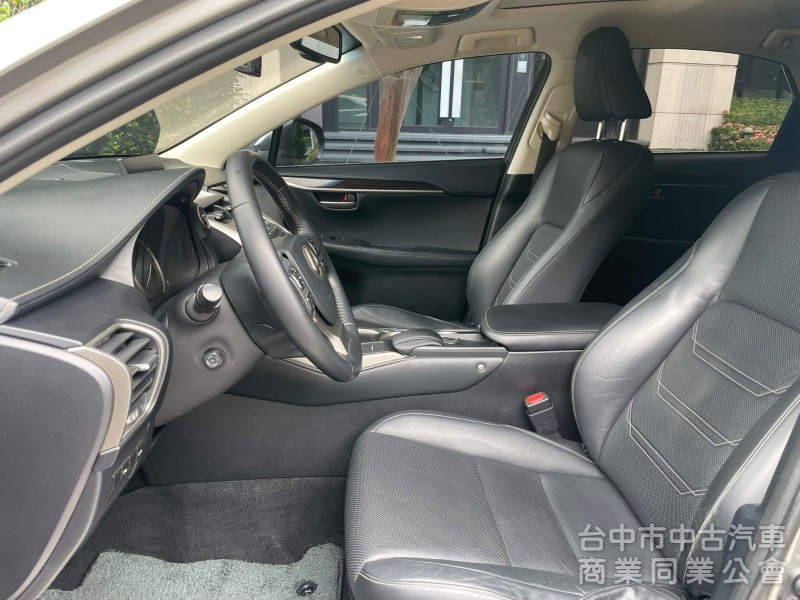 2015 Lexus NX300h 完美車況 舒適駕馭首選 