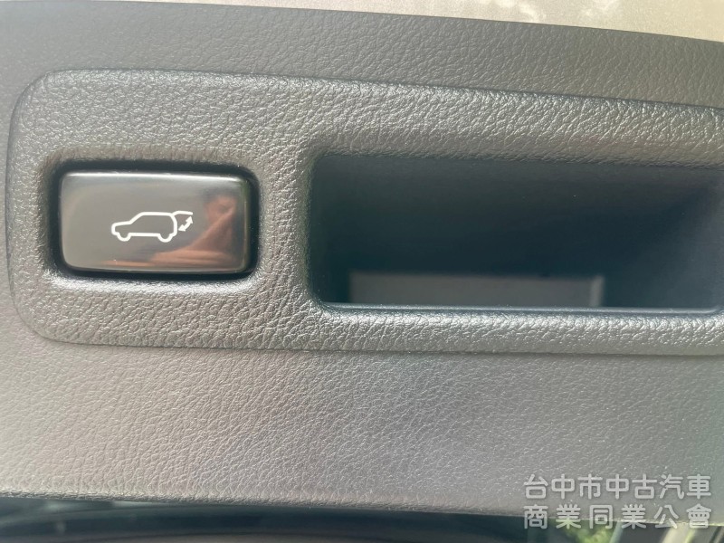 2015 Lexus NX300h 完美車況 舒適駕馭首選 