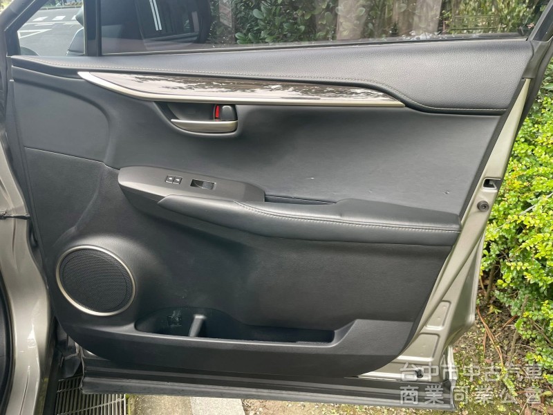 2015 Lexus NX300h 完美車況 舒適駕馭首選 